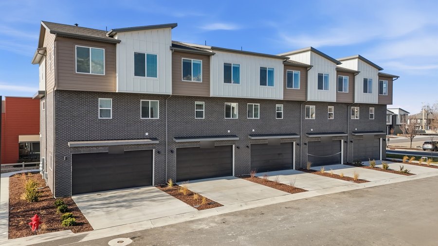 A leased 3 bed, 2.5 bath townhome in Draper, Utah
