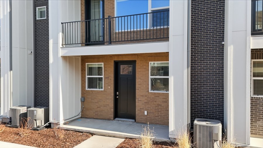 A leased 3 bed, 2.5 bath townhome in Draper, Utah