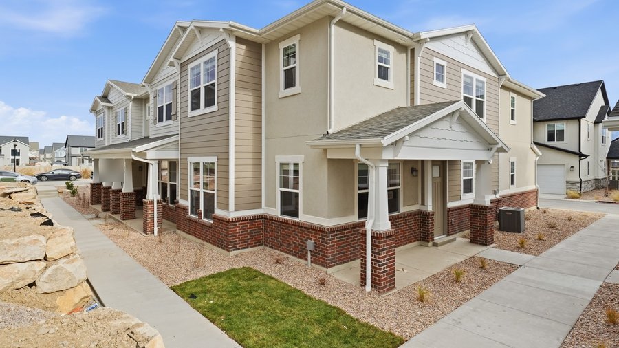 A leased 4 bed, 2.5 bath townhome in Herriman, Utah