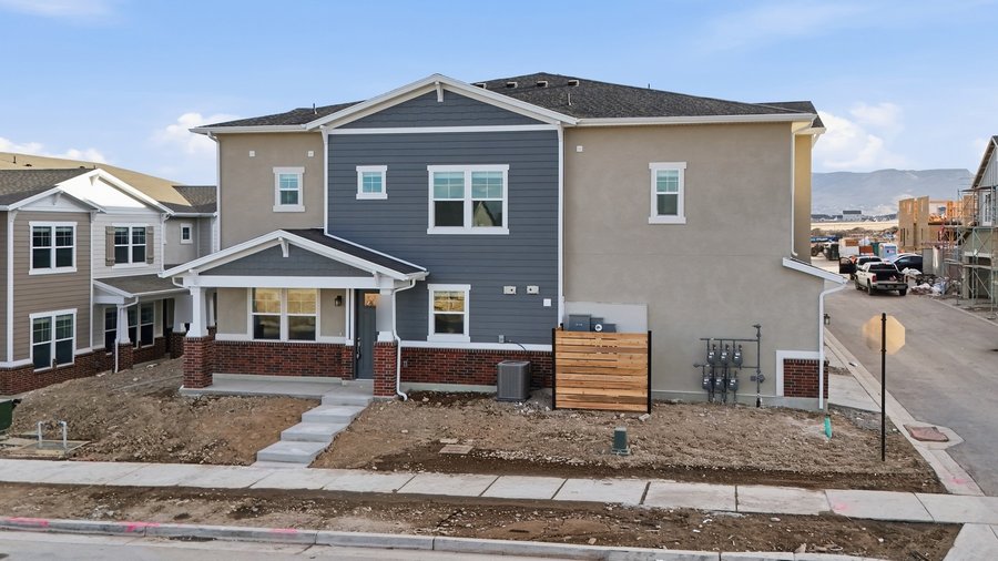 A leased 4 bed, 2.5 bath townhome in Herriman, Utah