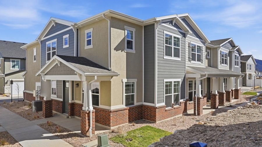 A leased 4 bed, 2.5 bath townhome in Herriman, Utah