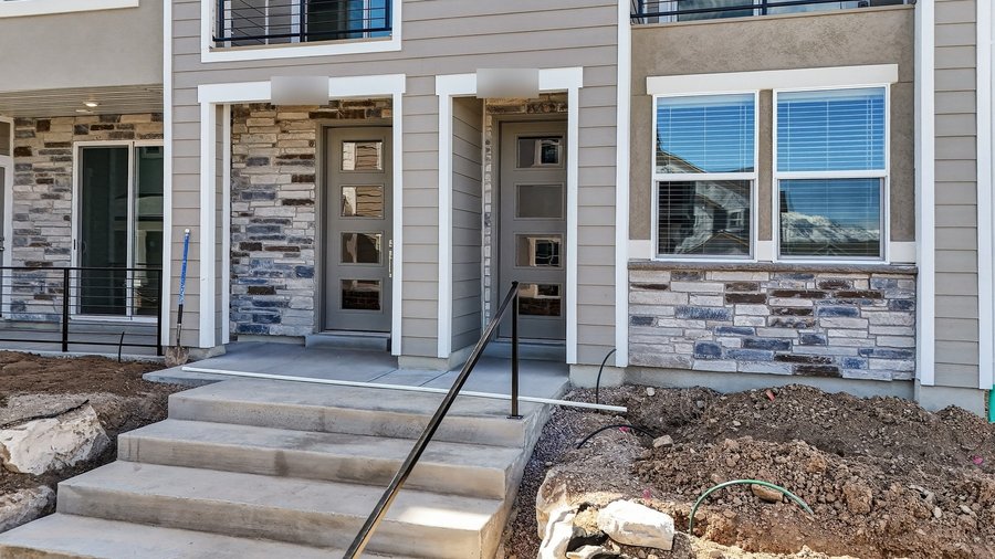 A leased 3 bed, 3.5 bath townhome in Herriman, Utah