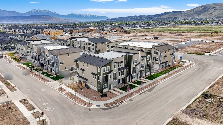 A leased 3 bed, 3.5 bath townhome in Herriman, Utah