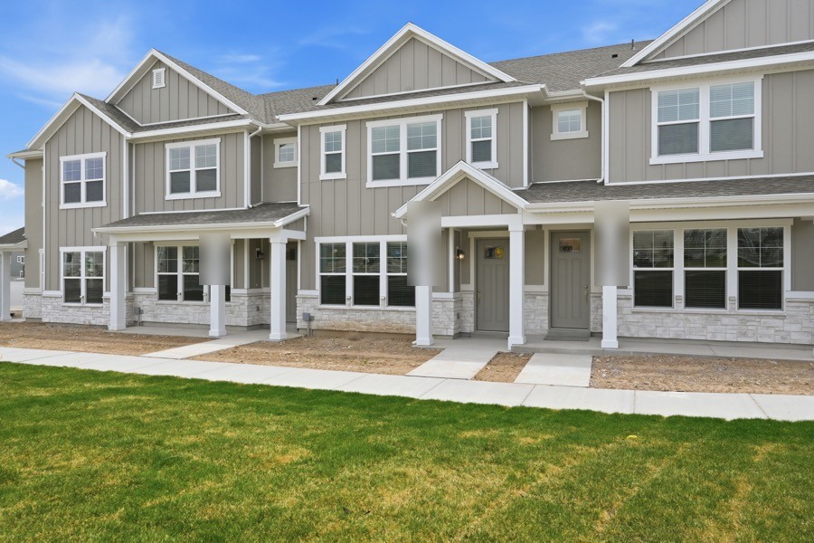 A leased 2 bed, 2.5 bath townhome in Herriman, Utah