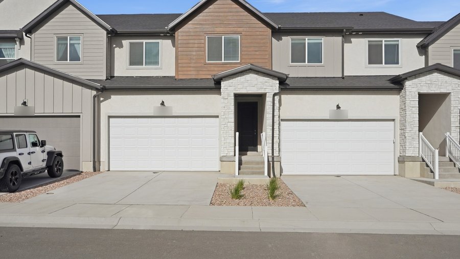 A leased 3 bed, 2.5 bath townhome in Herriman, Utah