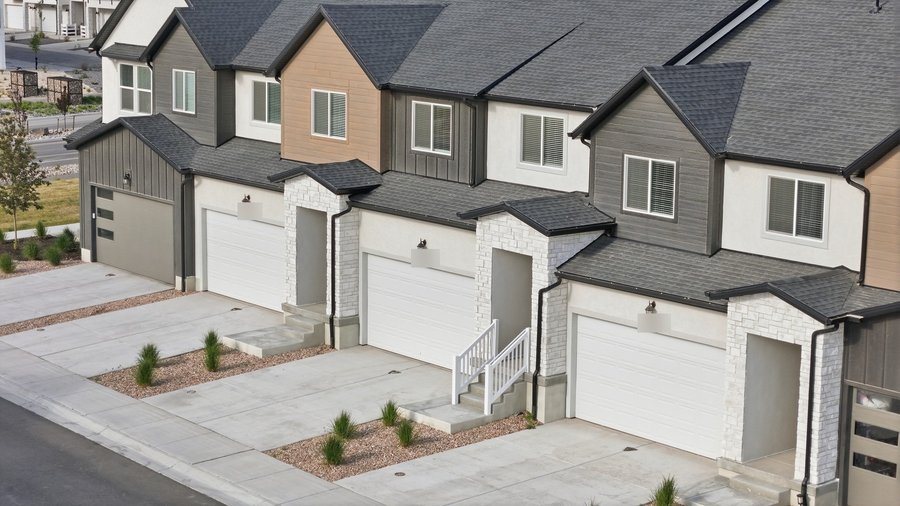 A leased 3 bed, 2.5 bath townhome in Herriman, Utah