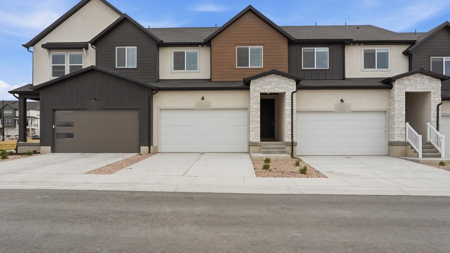 A leased 3 bed, 2.5 bath townhome in Herriman, Utah