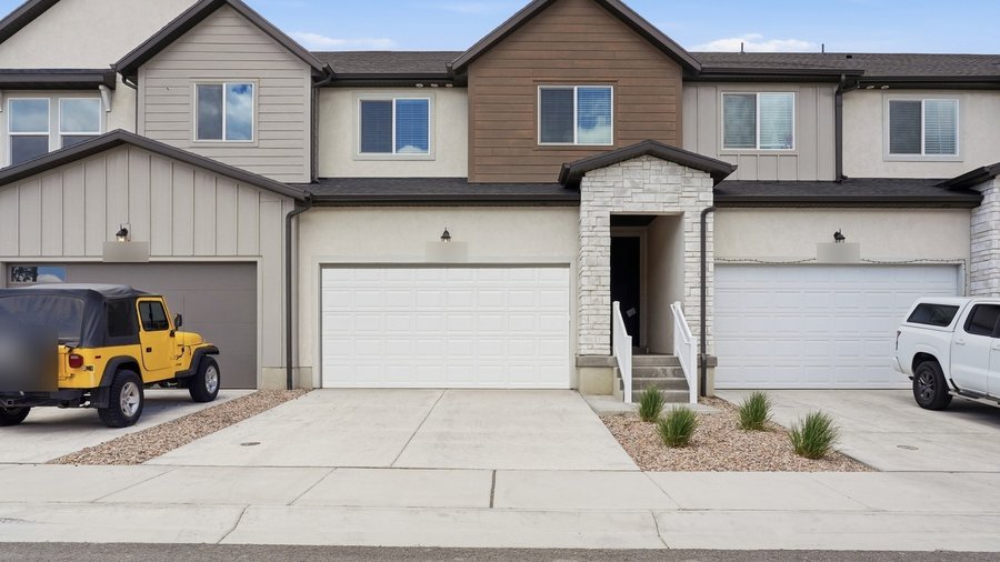 A leased 3 bed, 2.5 bath townhome in Herriman, Utah