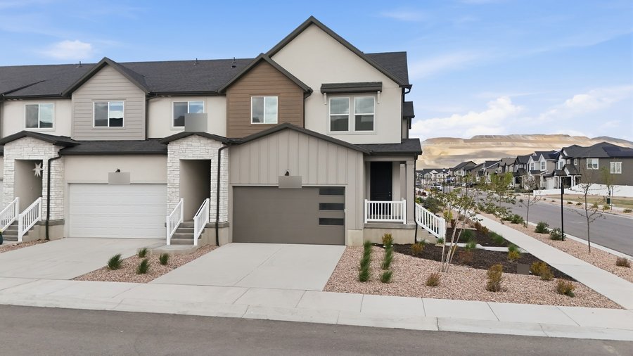 A leased 4 bed, 2.5 bath townhome in Herriman, Utah