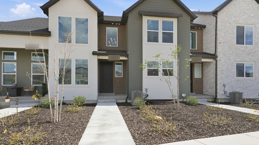 A leased 3 bed, 2.5 bath townhome in Herriman, Utah