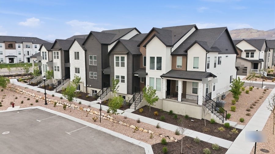A leased 3 bed, 2.5 bath townhome in Herriman, Utah