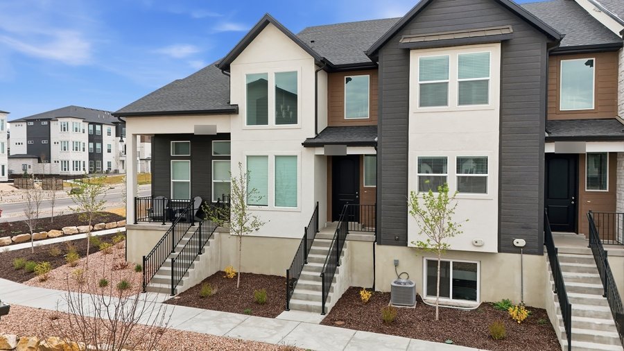 A leased 3 bed, 2.5 bath townhome in Herriman, Utah