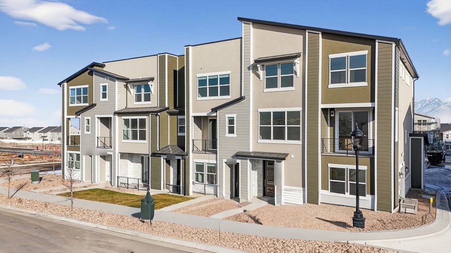 A leased 3 bed, 3.5 bath townhome in Herriman, Utah