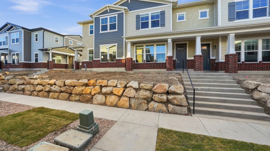 A leased 3 bed, 2.5 bath townhome in Herriman, Utah