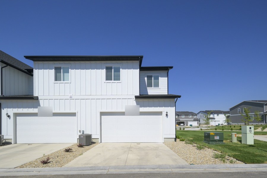 A leased 4 bed, 2.5 bath townhome in Highland, Utah