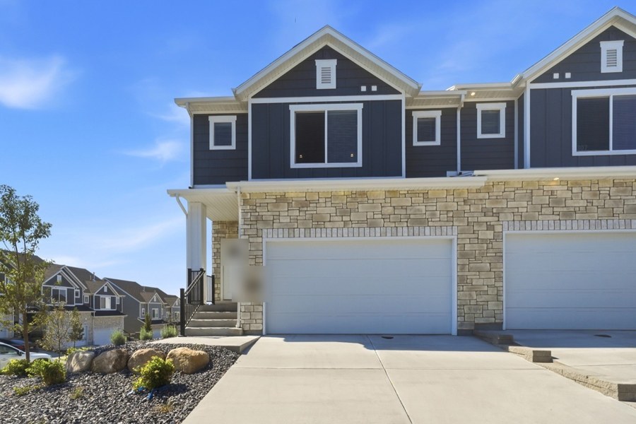 A leased 4 bed, 3.5 bath townhome in Lehi, Utah