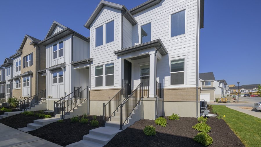 A leased 3 bed, 2.5 bath townhome in Lehi, Utah