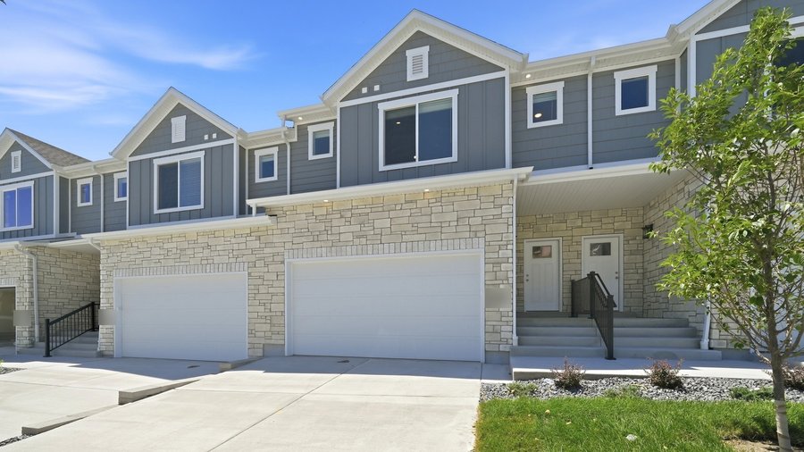 A leased 3 bed, 2.5 bath townhome in Lehi, Utah