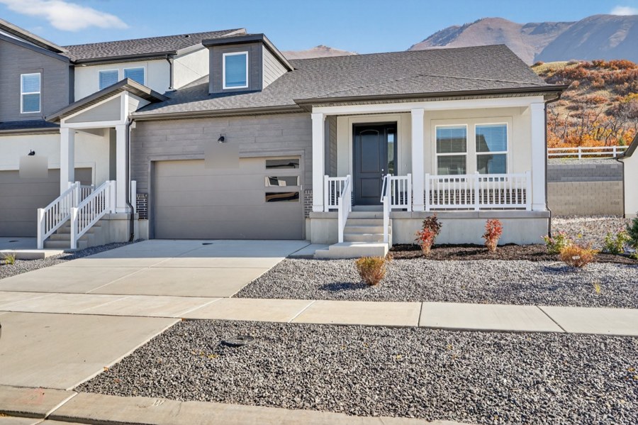 A leased 5 bed, 3 bath townhome in Mapleton, Utah