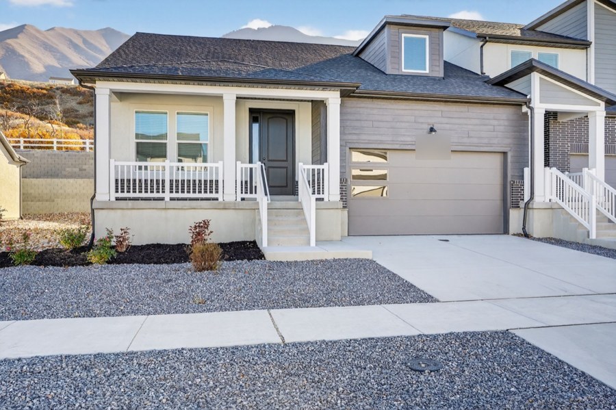 A leased 5 bed, 3 bath townhome in Mapleton, Utah