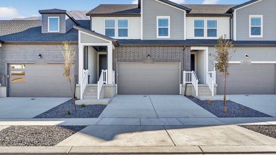 A leased 3 bed, 2.5 bath townhome in Mapleton, Utah