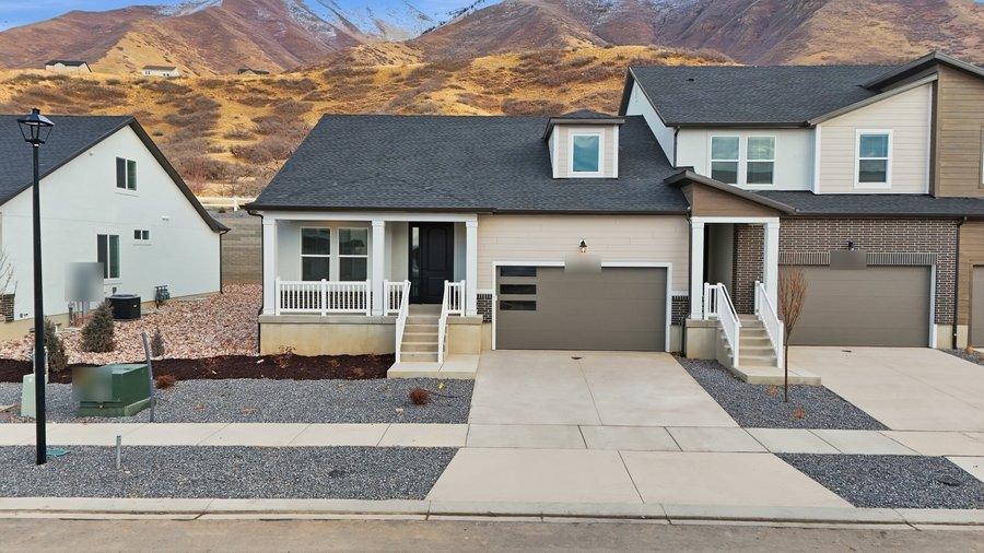 A leased 5 bed, 3 bath townhome in Mapleton, Utah