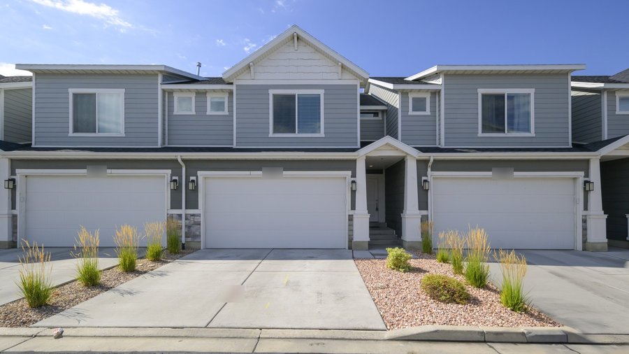 A leased 1 bed, 1 bath townhome in Orem, Utah