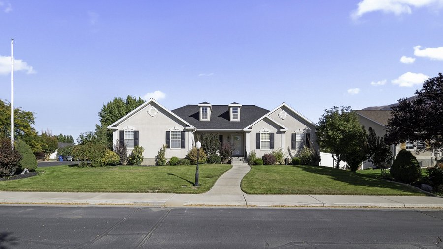 A leased 6 bed, 3 bath home in Pleasant Grove, Utah