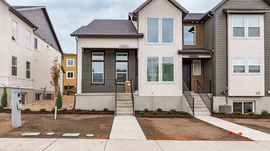 A leased 3 bed, 2.5 bath townhome in Riverton, Utah