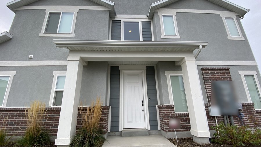 A leased 4 bed, 3 bath townhome in Riverton, Utah