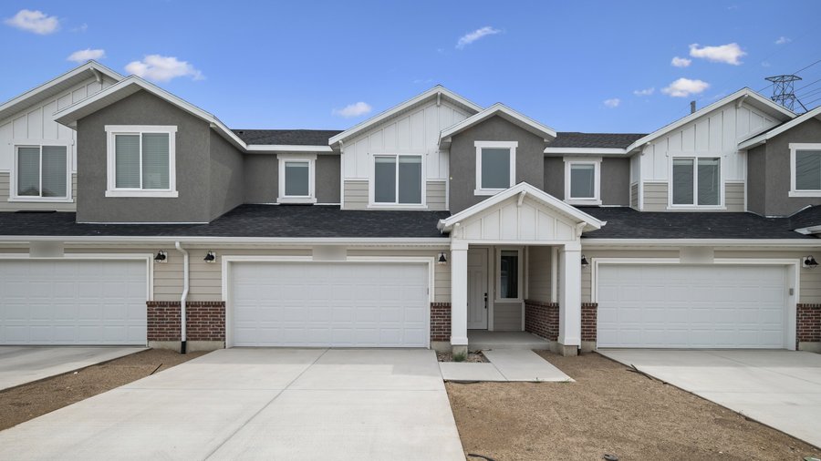 A leased 3 bed, 2.5 bath townhome in Riverton, Utah